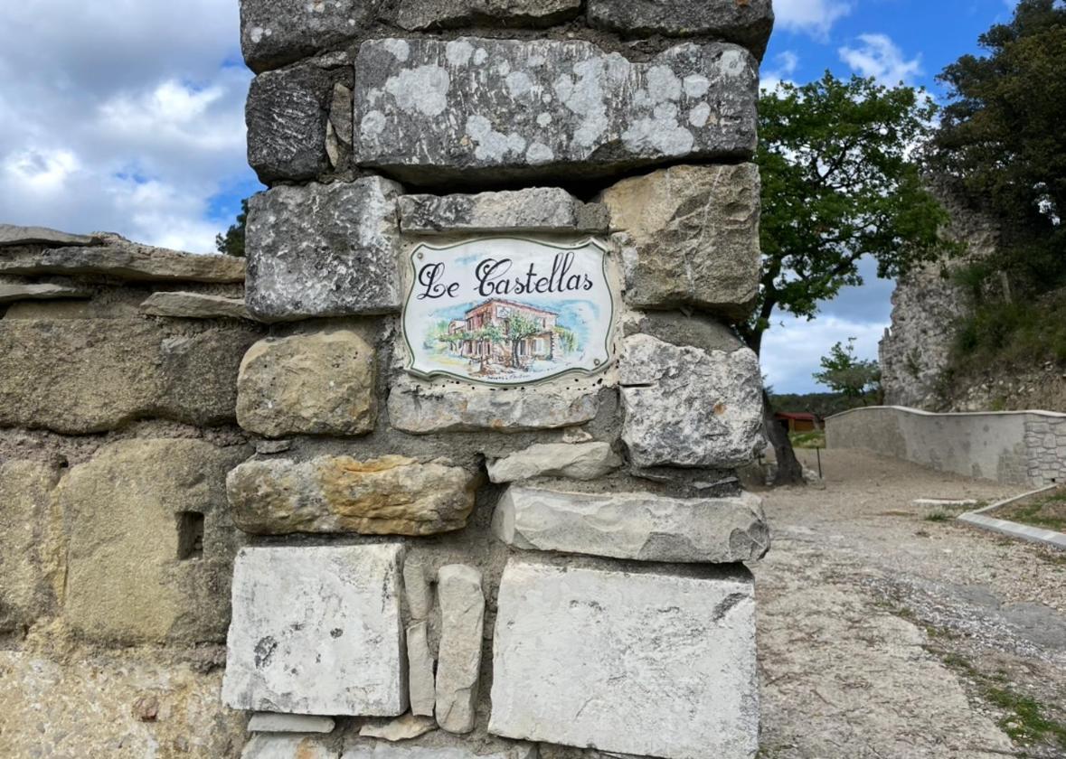 Le Castellas - Gite En Pleine Nature Montmirat Екстериор снимка